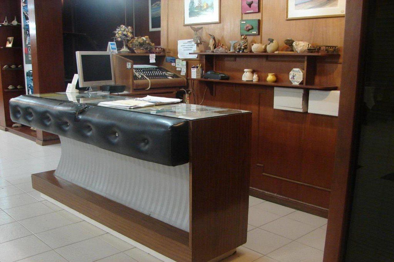 Cheltum Hotel Trelew Buitenkant foto